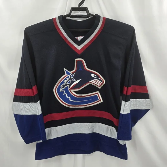 Vintage CCM Vancouver Canucks Orca Jersey Navy Men's Size Medium Made In Canada. - Picture 3 of 10